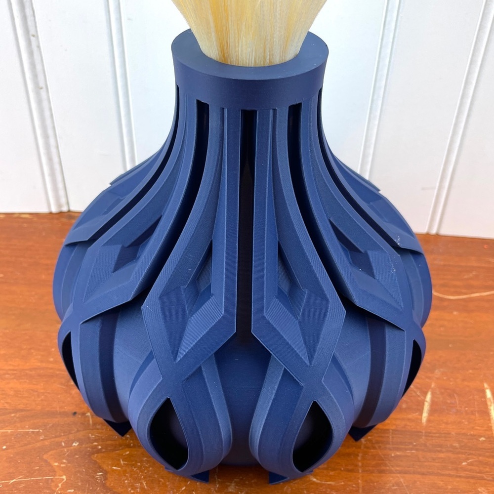 Modern Minimalist Flower Vase, The Linse Short Vase - Picture 2 of 7